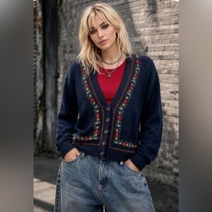 Huntington Ridge Embroidered Navy V-Neck Cardigan Sweater M